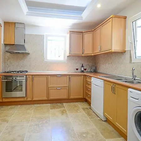 Sleeps 8 Pool Air Con Wifi 빌라