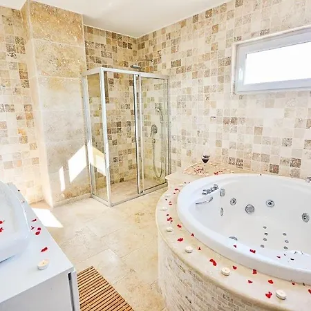 Sleeps 8 Pool Air Con Wifi 빌라 *