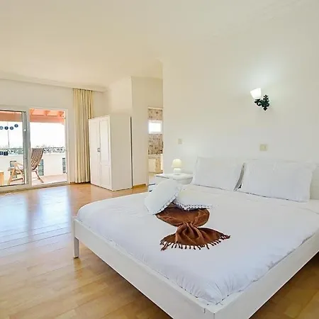 Sleeps 8 Pool Air Con Wifi 빌라