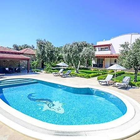 빌라 Sleeps 8 Pool Air Con Wifi